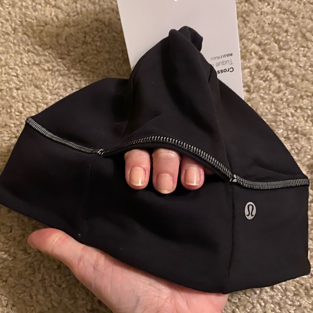 Lululemon Black Cross Chill Run Beanie Winter Hat - Picture 3 of 6
